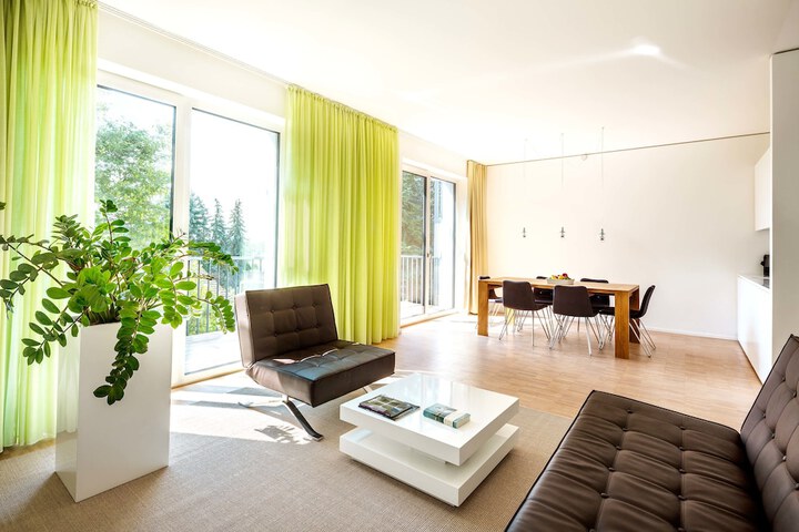 Room 2 of 21