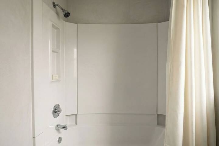 Room 12 of 15