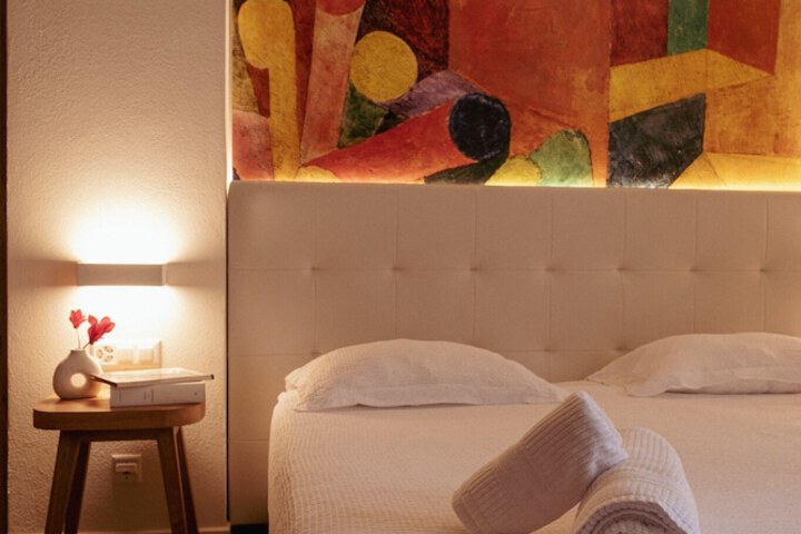 Room 4 of 37