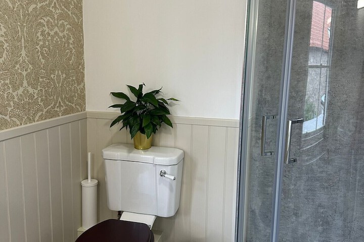 Room 11 of 11