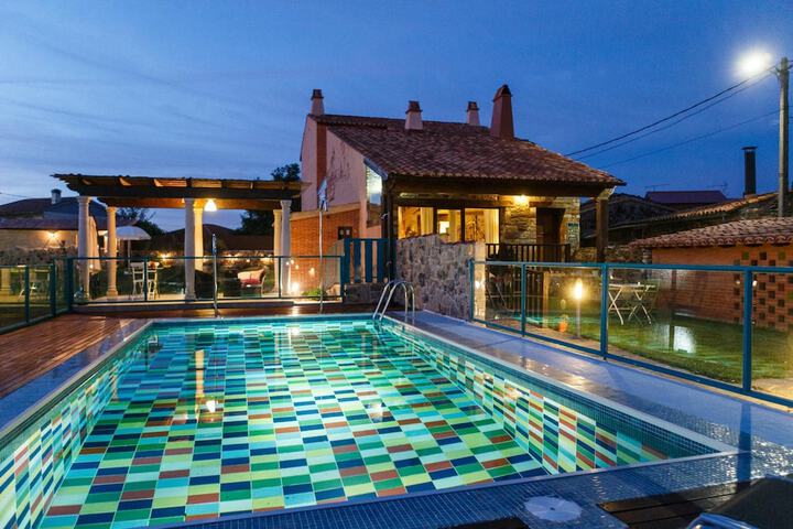 Pool 37 of 68