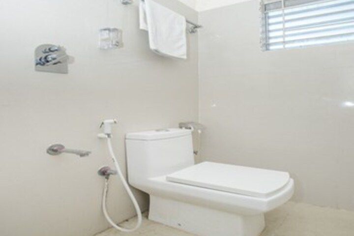 Room 2 of 20