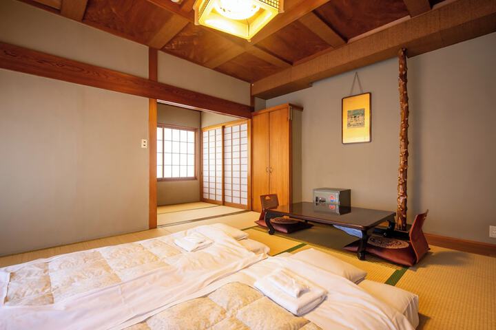 Room 4 of 85
