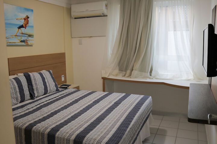 Room 8 of 33