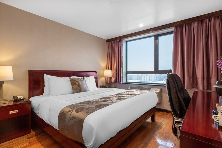 1 King Bed (11 of 14)