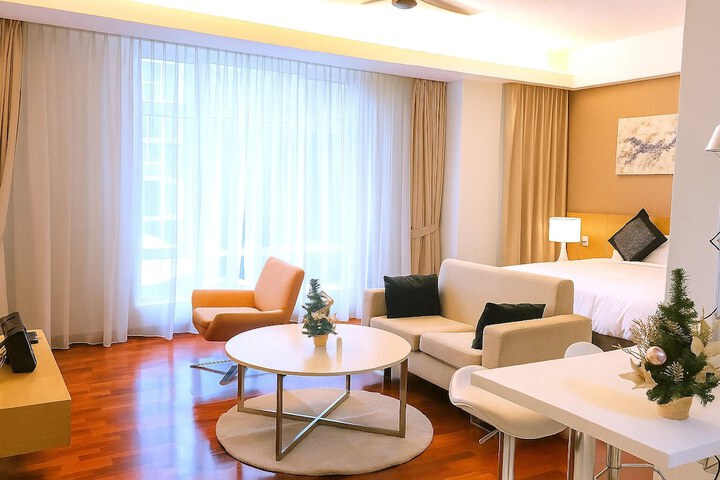 Room 8 of 61