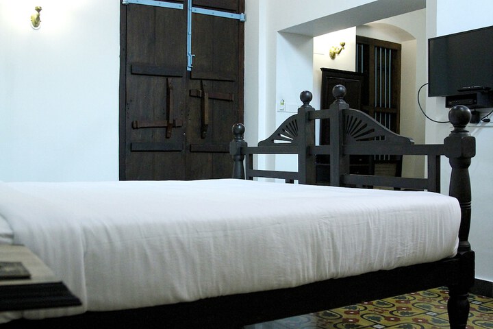 Room 8 of 26