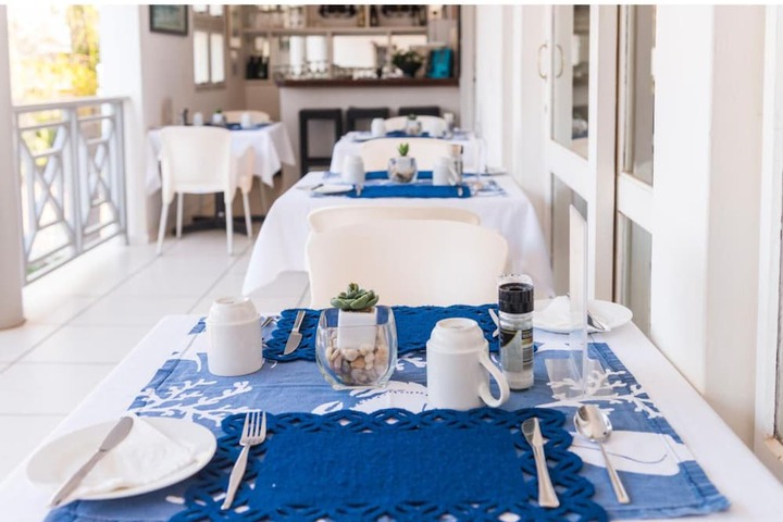 Dining 55 of 68