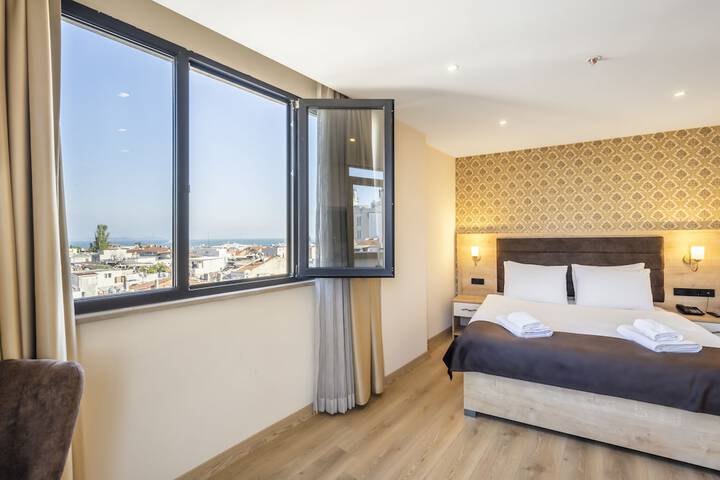 Room 15 of 26