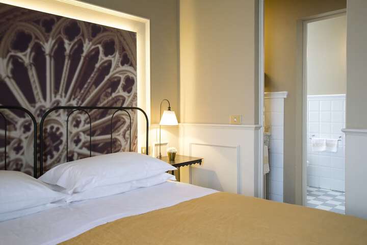 Room 13 of 46
