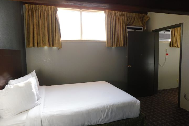 2 Queen Beds Deluxe Room (24 of 41)