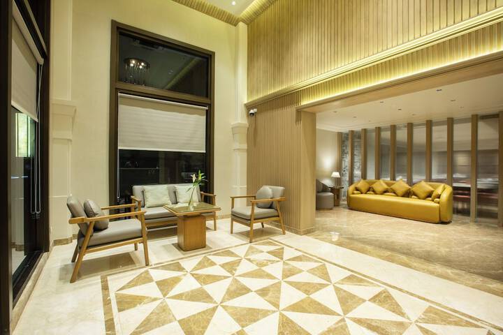 Hotel Interior 10 of 118