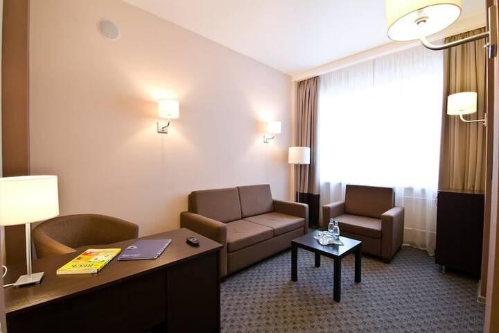 Room 15 of 42