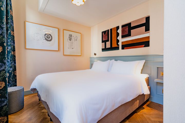 Room 27 of 239