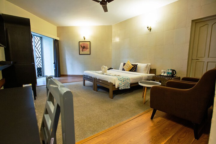 Room 10 of 18