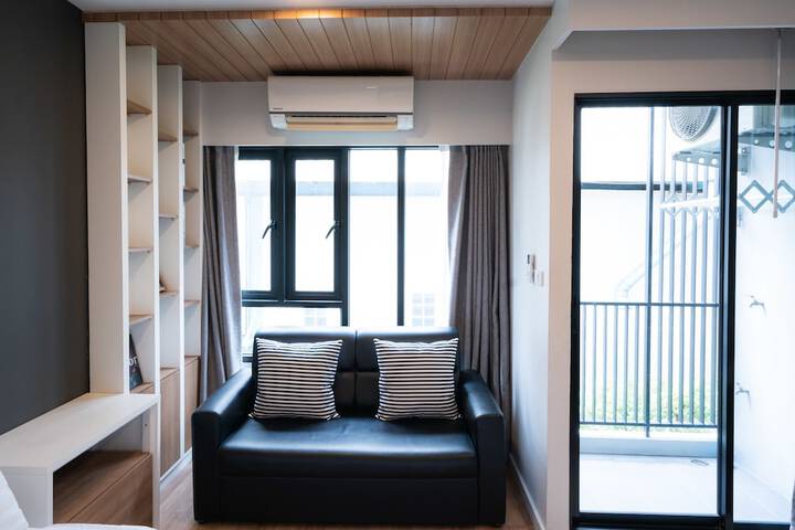 Room 9 of 31