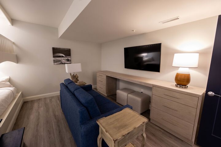 Room 16 of 159