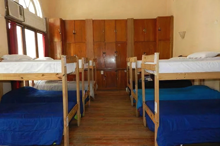 Room 3 of 28