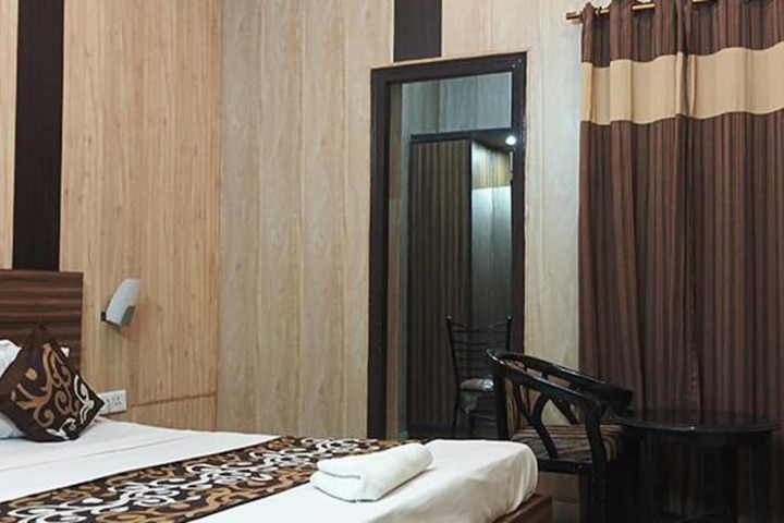 Room 18 of 25