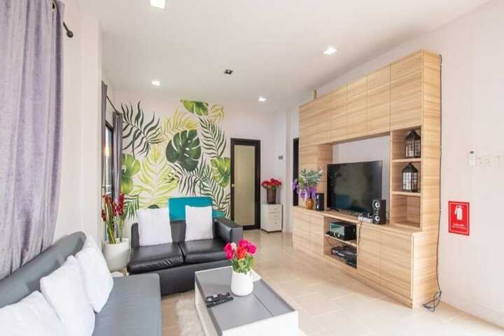 Room 10 of 35