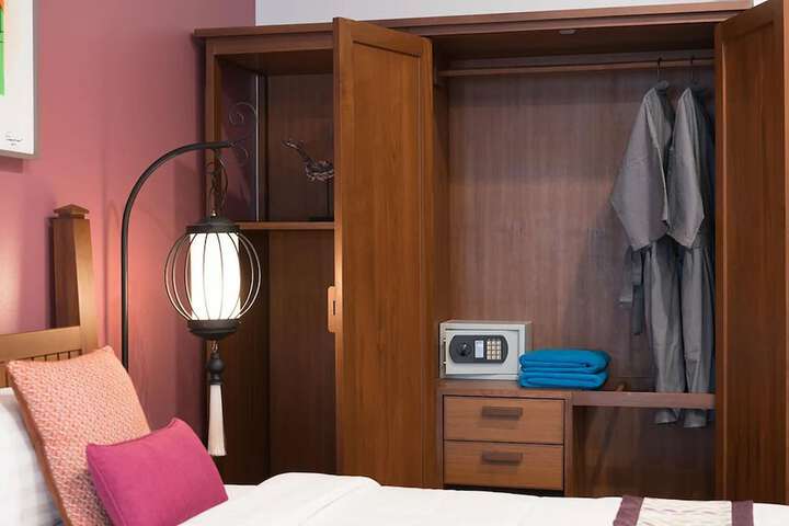 Room 50 of 123