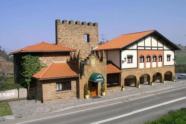 HOTEL MUSKIZ