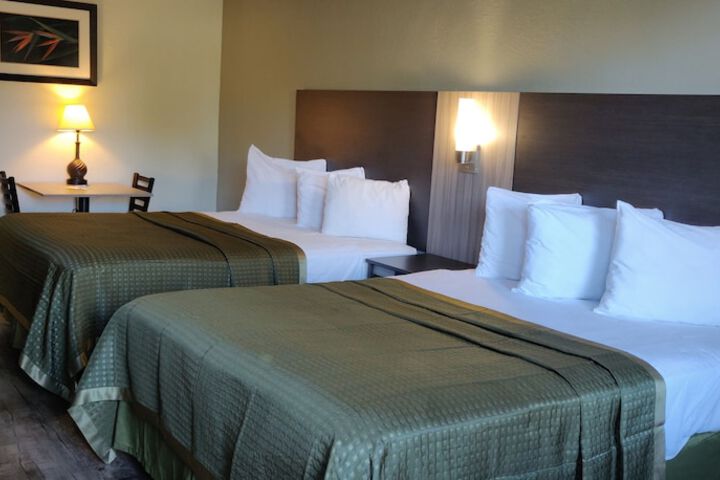 2 Queen Beds Upgrade (3 of 5)