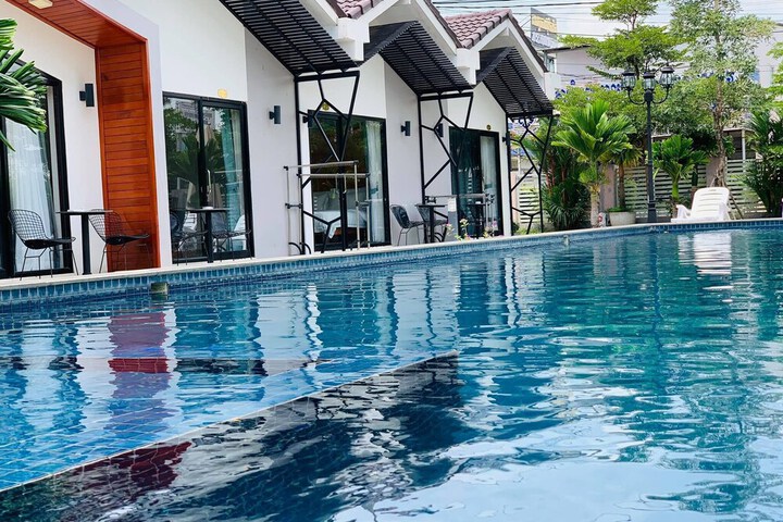 Pool 62 of 91