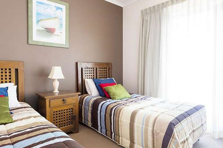 Room 5 of 33