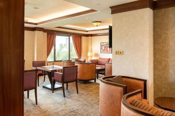 Lounge 108 of 123