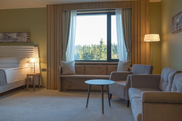 Room 35 of 81