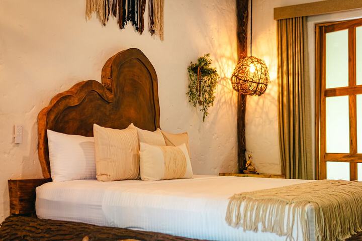 Room 3 of 37