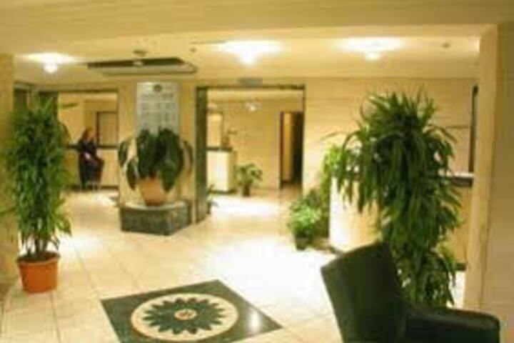 HOLIDAY PALACE