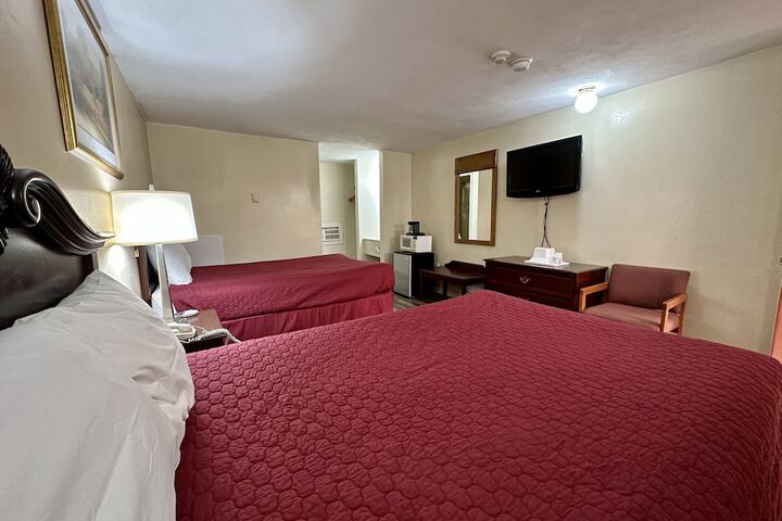 2 Double Beds (4 of 6)