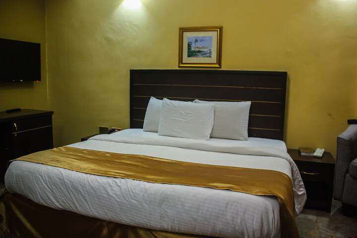Room 6 of 49