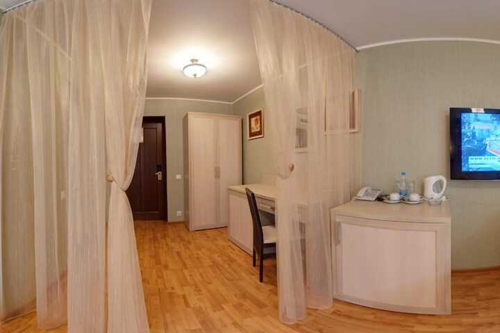 Room 42 of 93