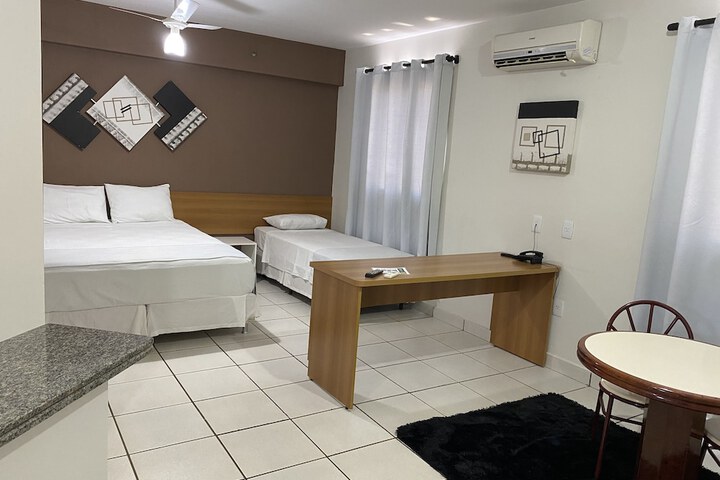 Room 17 of 28