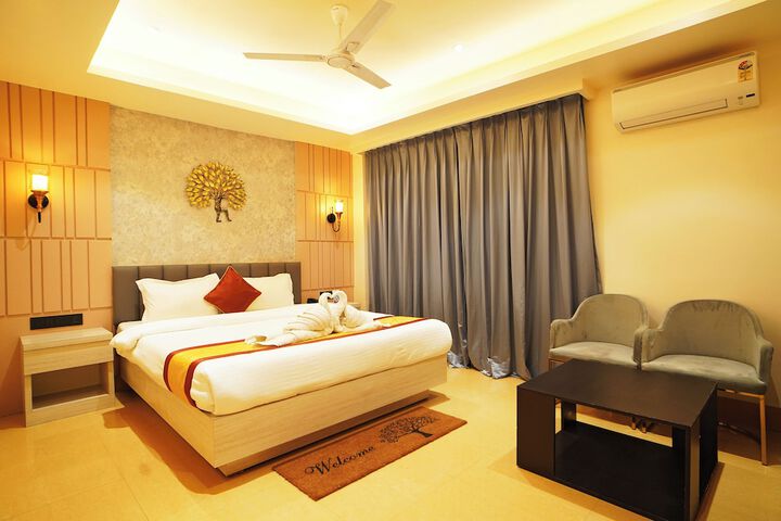 Room 28 of 94