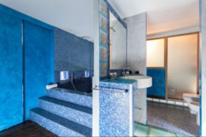 Room 3 of 16