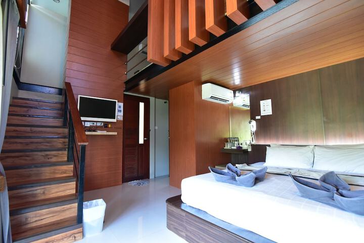 Room 32 of 92