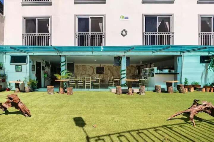 Hotel Exterior 13 of 13