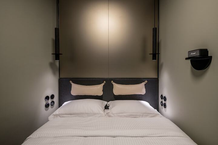 Room 11 of 54