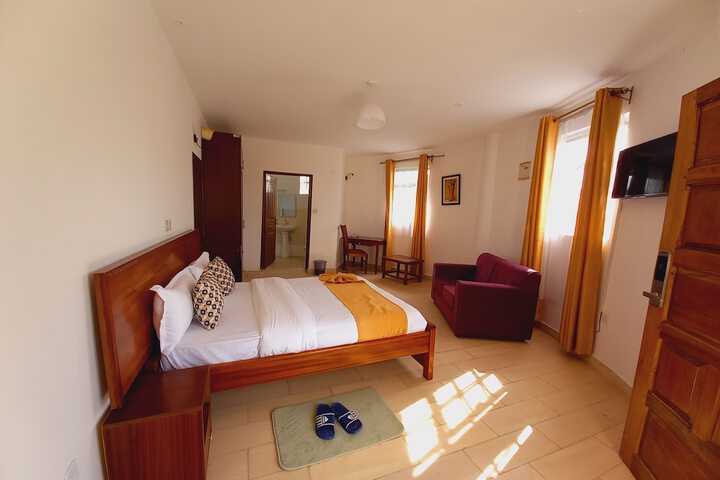 Room 8 of 43