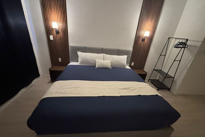 Room 6 of 25