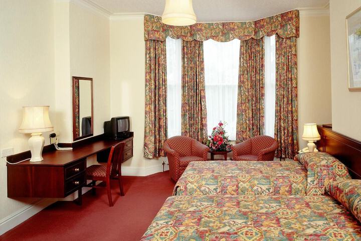 Room 17 of 43