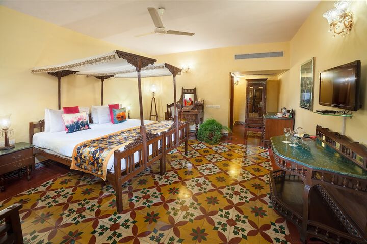 Room 15 of 91