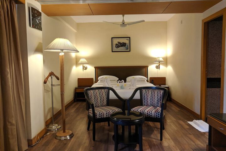 Room 5 of 17