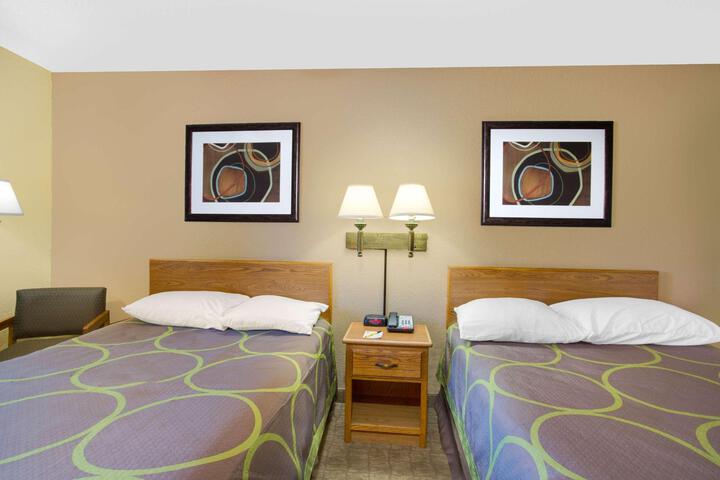 2 Double Beds (6 of 7)