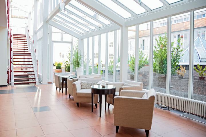 Entrance & Lobby