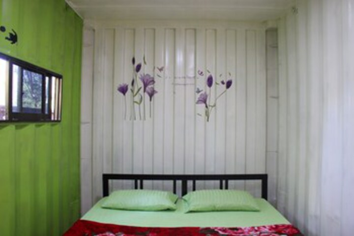 Room 30 of 74